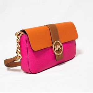 Michael Kors purse- great condition